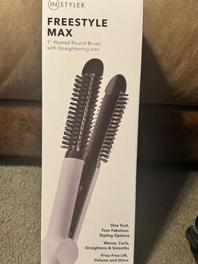 InStyler Freestyle Max 1" Heated Round Styling Brush - White